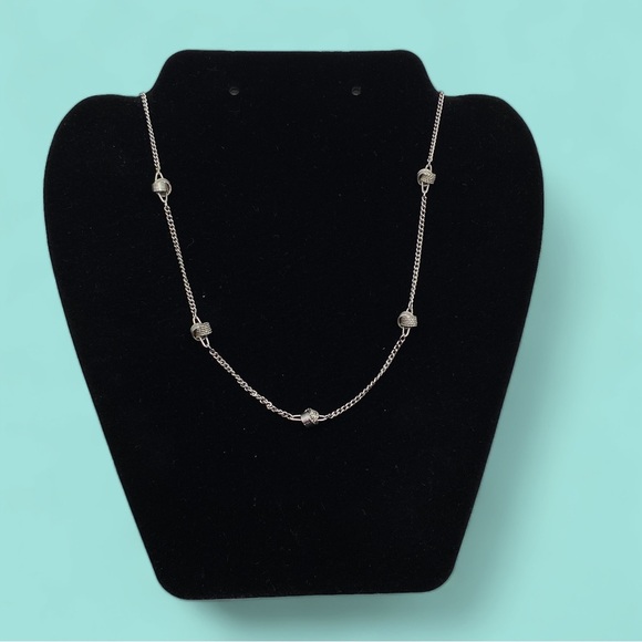 AVON Silver Tone Knot Chain Vintage Necklace - Picture 6 of 9